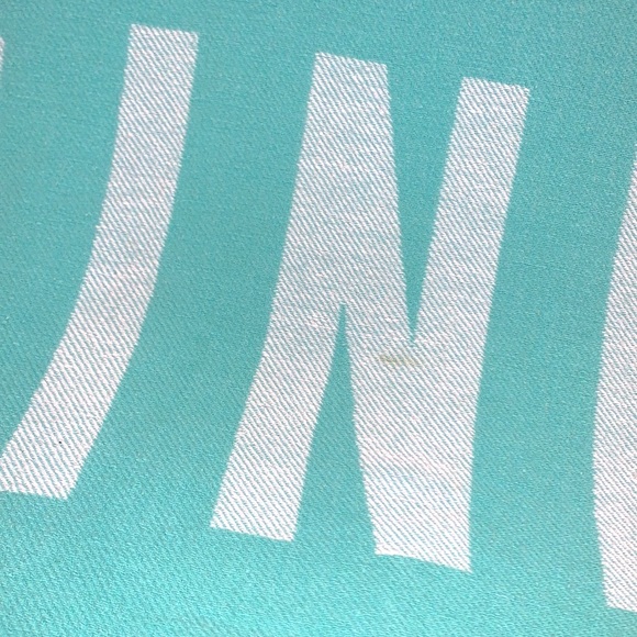 Victoria’s Secret PINK RARE Sea-foam Green Fringe Blanket - Picture 4 of 7